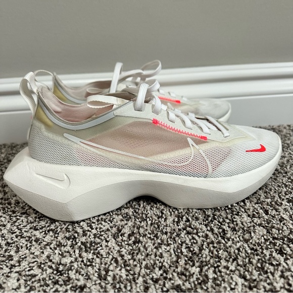 Nike Women's Vista Lite White & Coral Mesh Sneakers - Picture 5 of 7